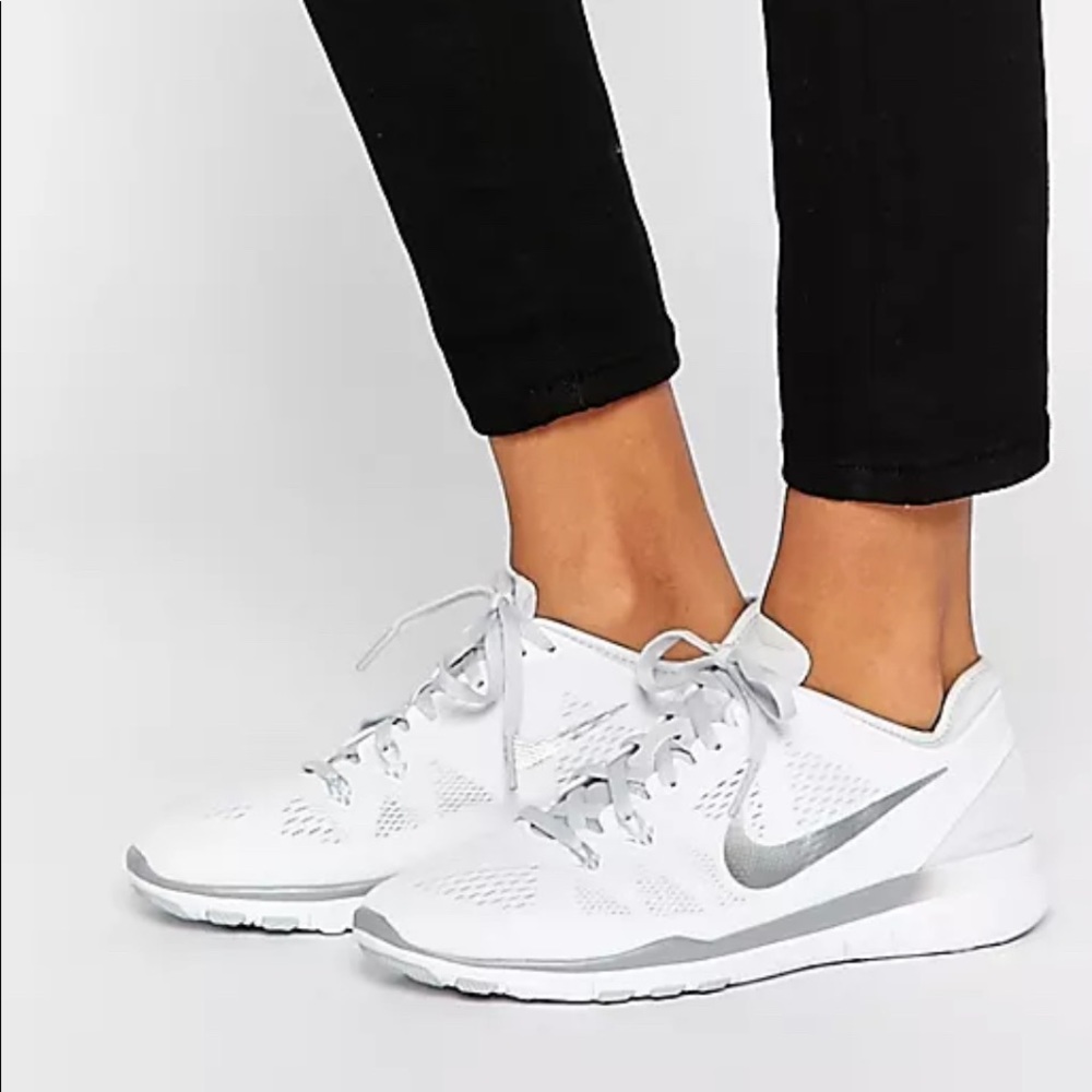 Nike Women’s Training Shoes 9 White Silver Free 5.0 TR Fit 5 Athletic Running